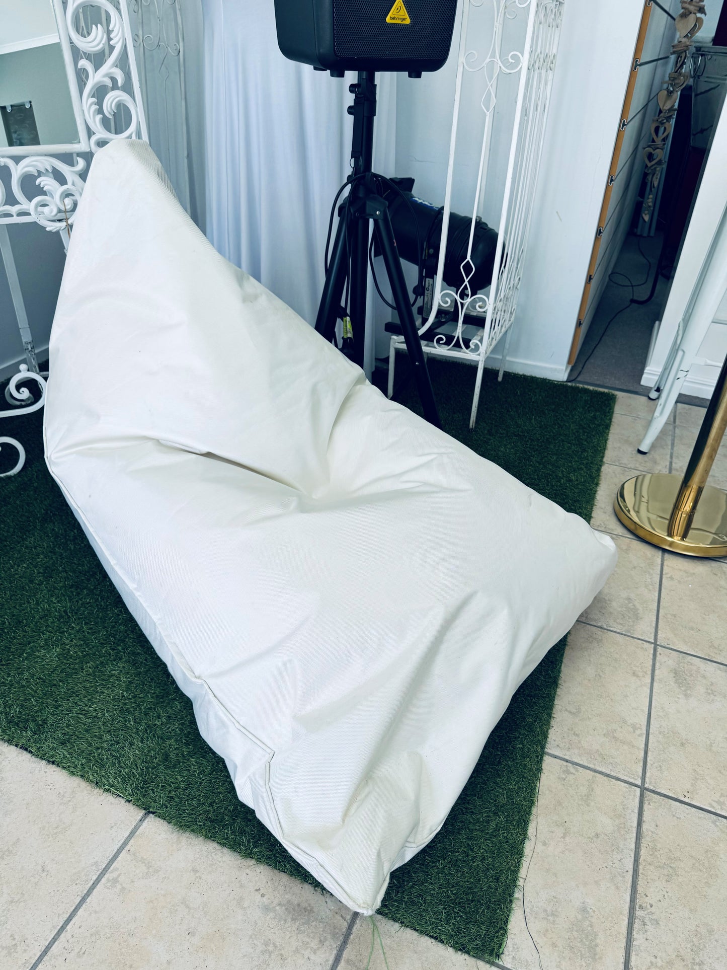 Bean Bag - Outdoor White. LARGE