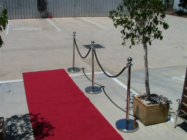 Aisle Black Ropes