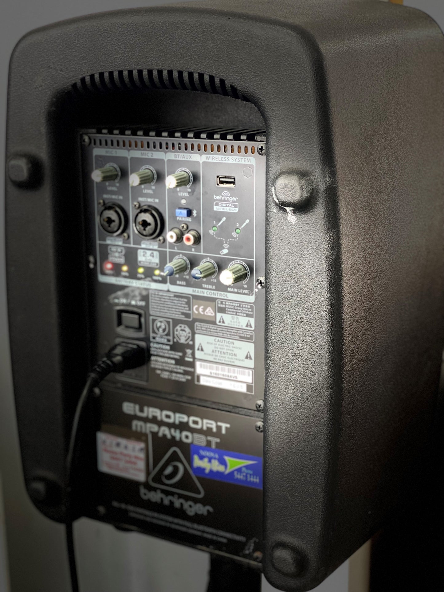 PA 40 Watt Portable Entertainer System c/w mic and Stand