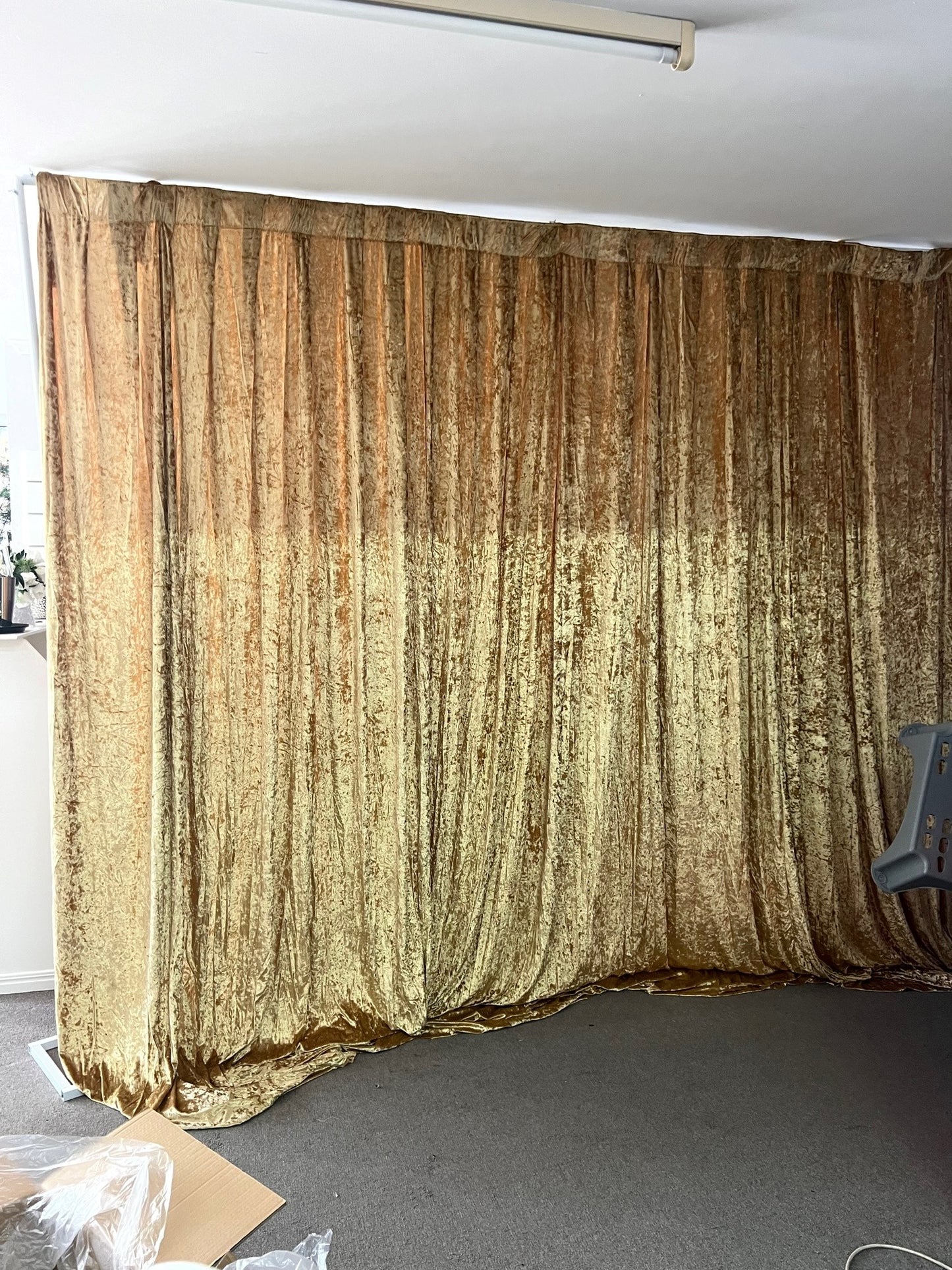 Backdrop - Gold Crushed Velvet 3m x 3m